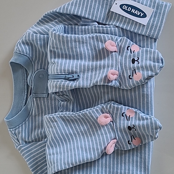 BABY GIFT SET Old Navy footed striped pj's & BABY KISS Towel & Washcloths Blue - Picture 2 of 14